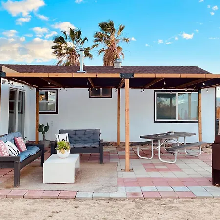Twin Palms Desert Getaway - Jacuzzi, Fire Pit, Meditation Room & More Joshua Tree Exterior foto