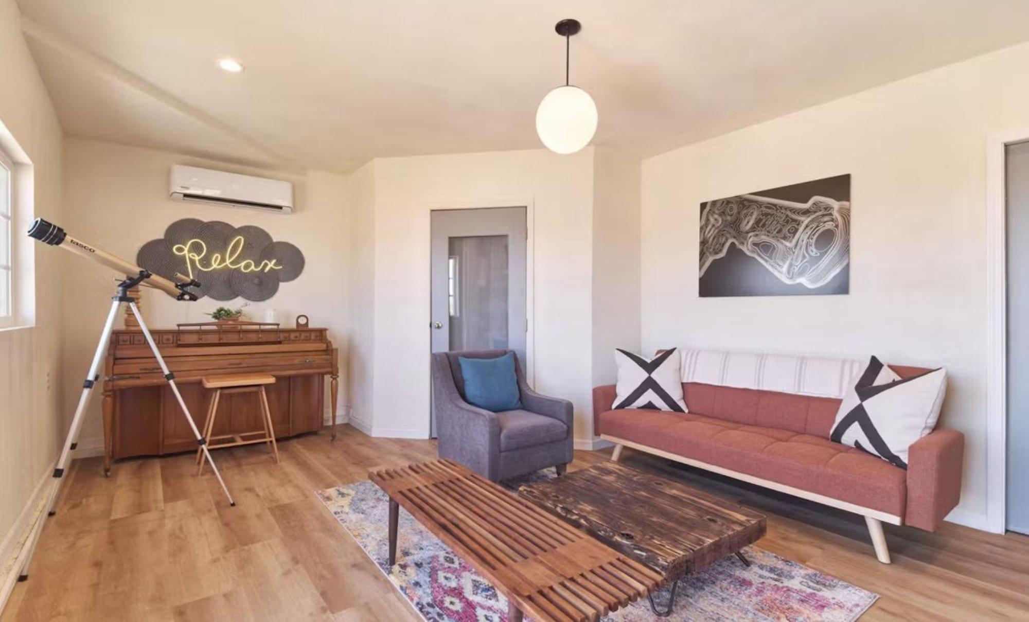 Twin Palms Desert Getaway - Jacuzzi, Fire Pit, Meditation & * Joshua Tree