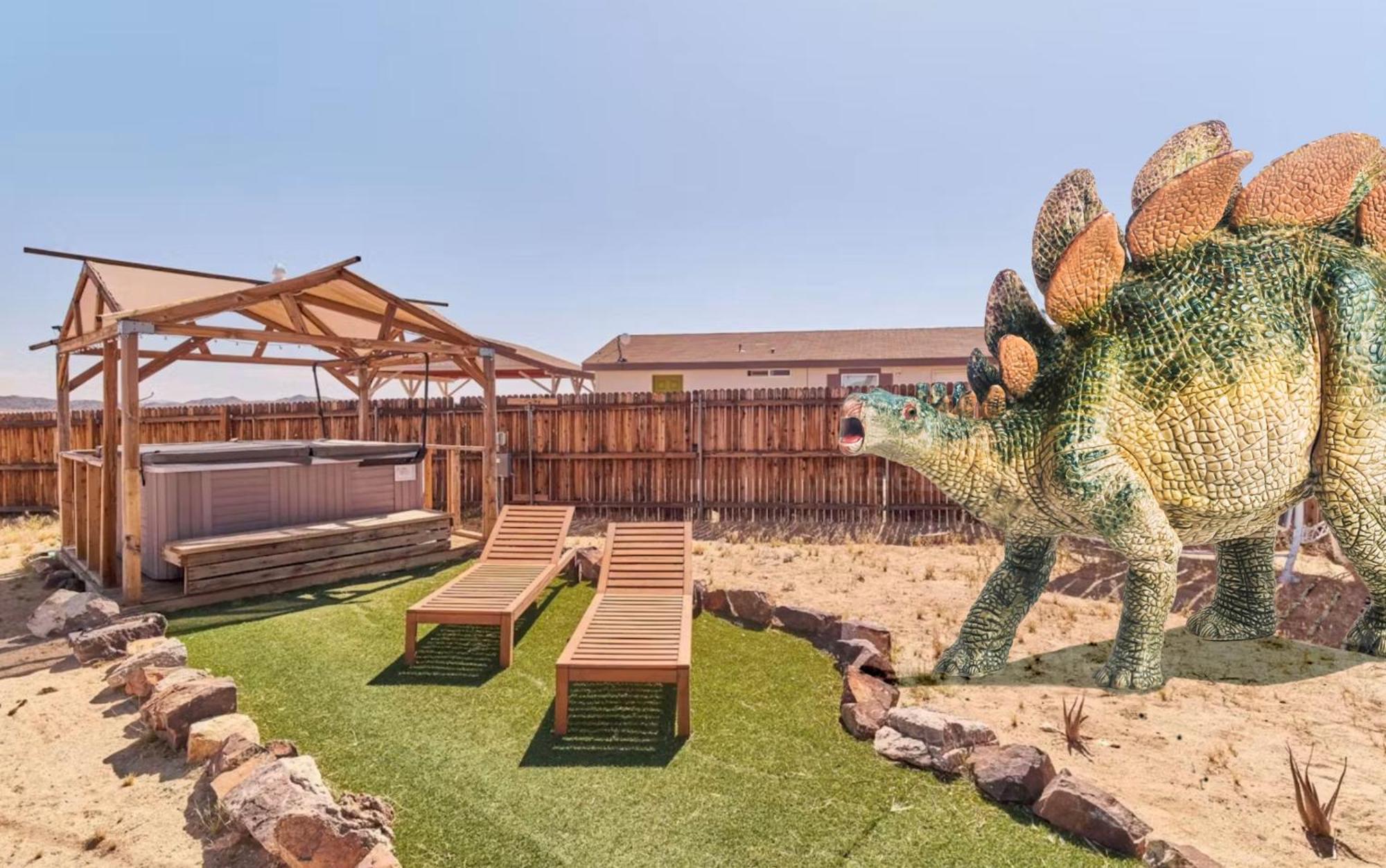 Twin Palms Desert Getaway - Jacuzzi, Fire Pit, Meditation & *